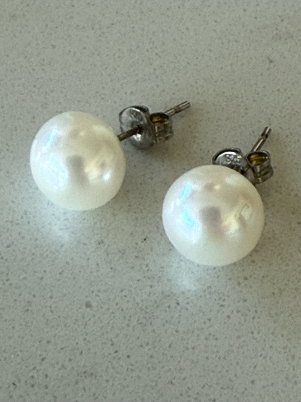 9-11mm Classic White Pearl Stud Earrings.
